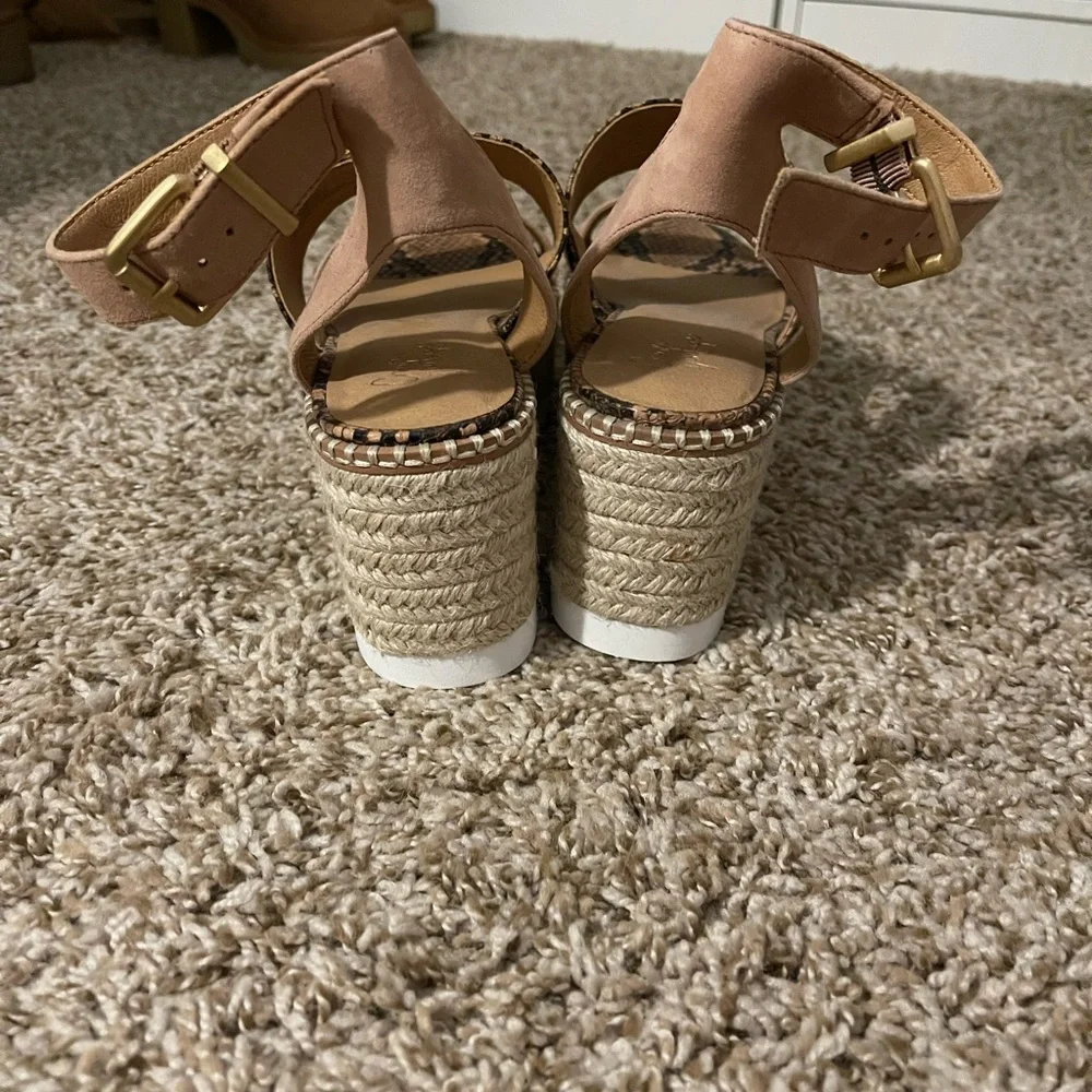 NWOT Crown Vintage Platform Sandal - Picture 3 of 6